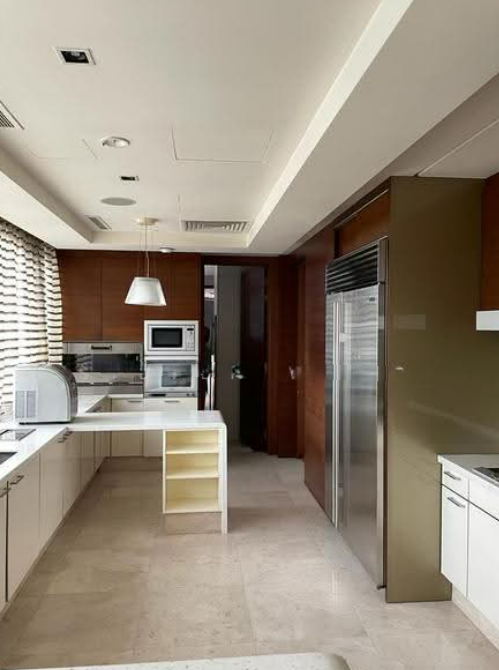 4+1 bedrooms — 7