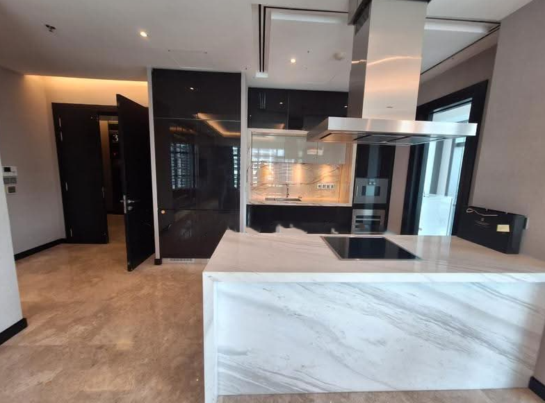 2 bedrooms — 4