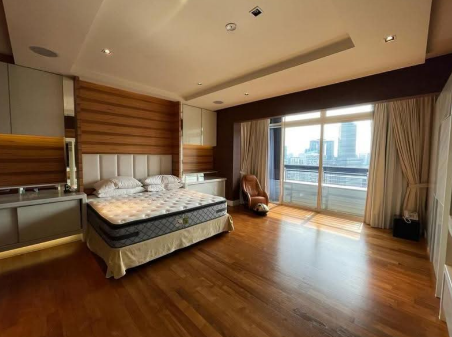 4+1 bedrooms — 5