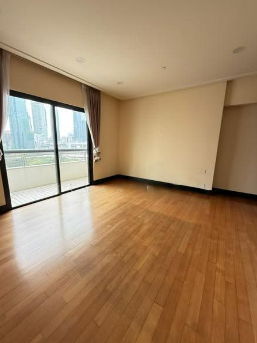 3+1 bedrooms — 3