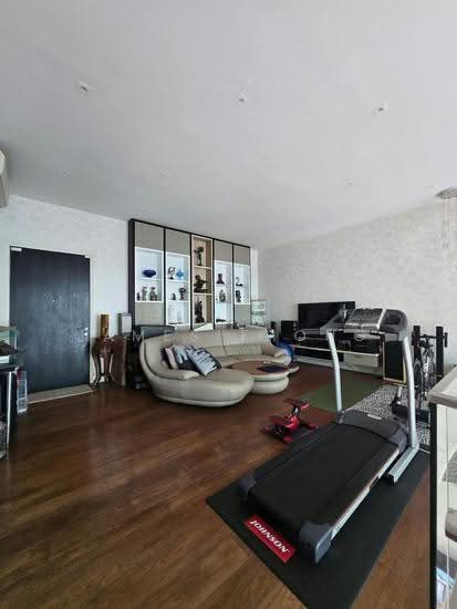 Penthouse — 3