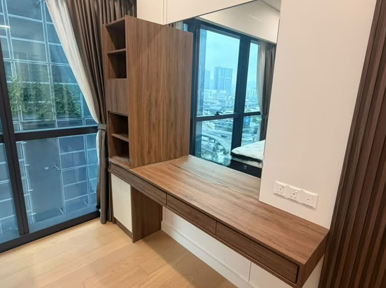 3 bedrooms — 2