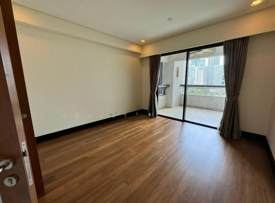 3+1 bedrooms — 3
