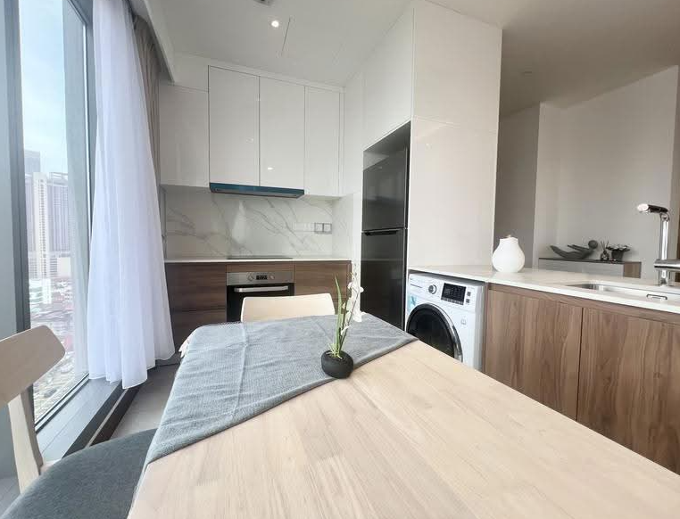 2 bedrooms — 4