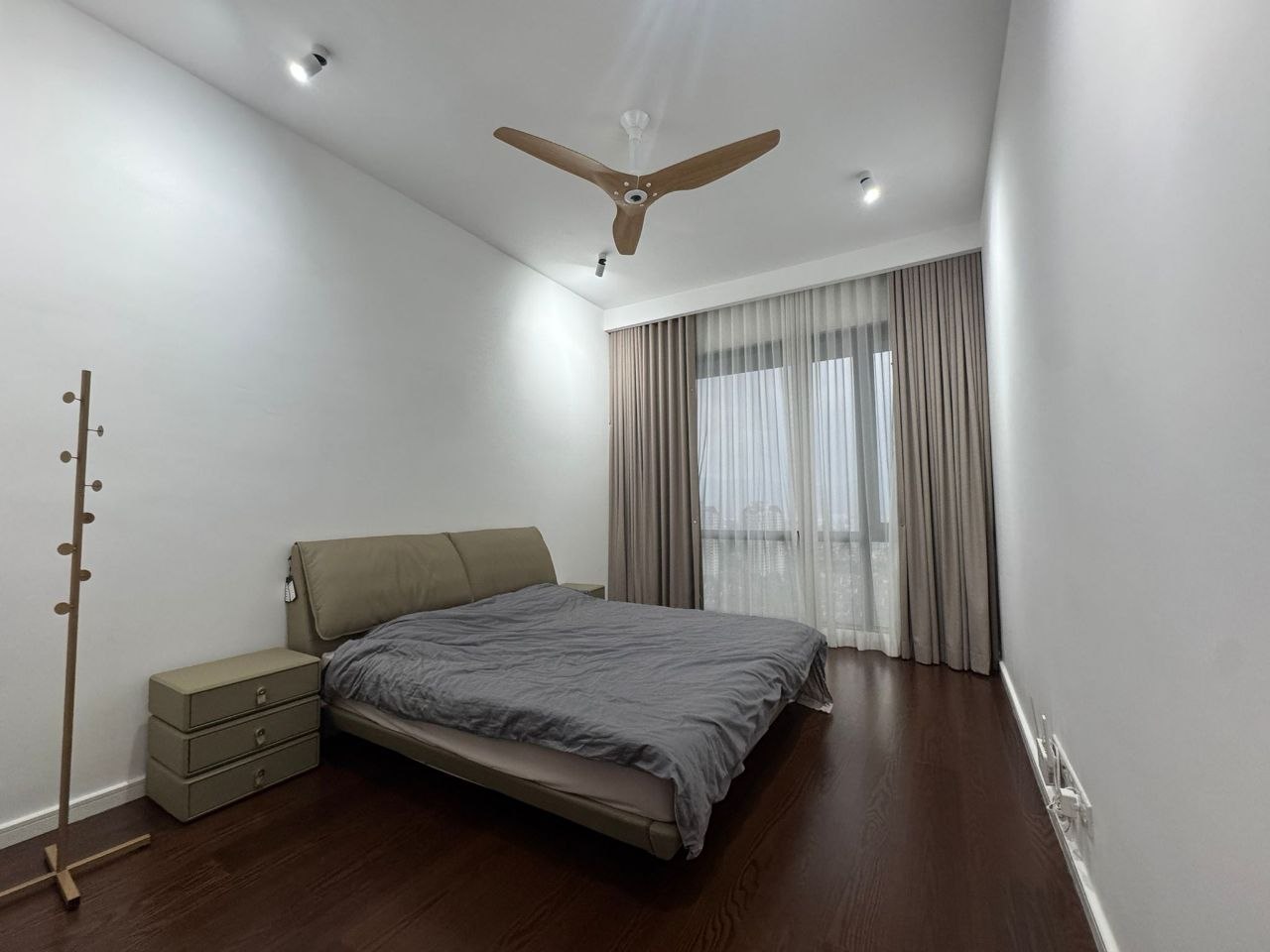 3+1 bedrooms — 3