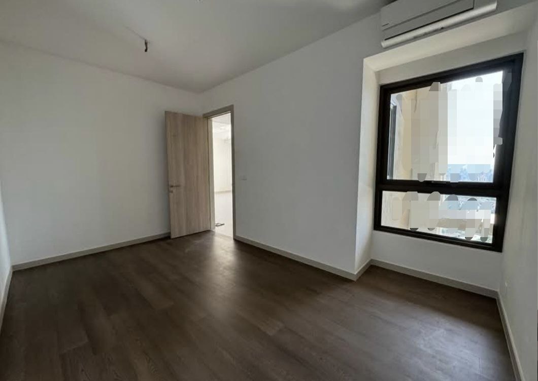 3 bedrooms — 6
