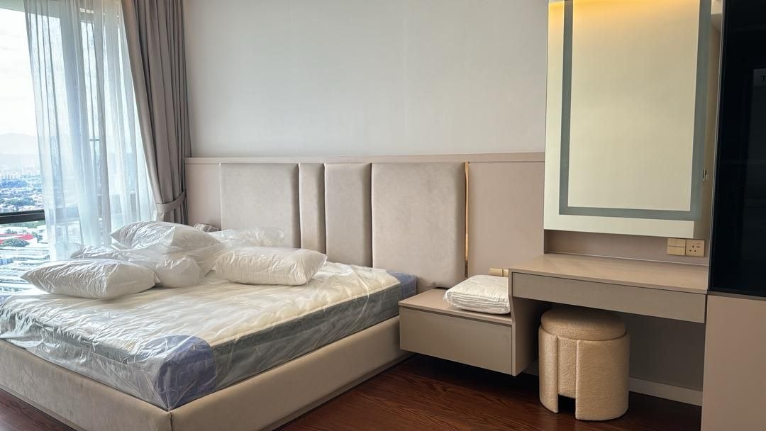 2 bedrooms — 8