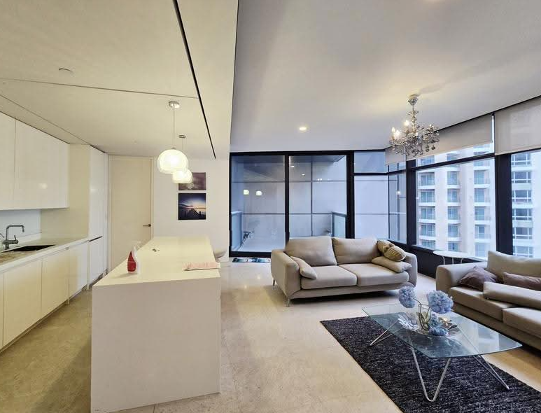 1 bedroom — 1
