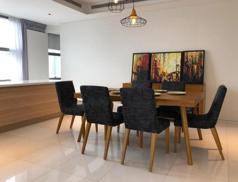 4 bedrooms — 4