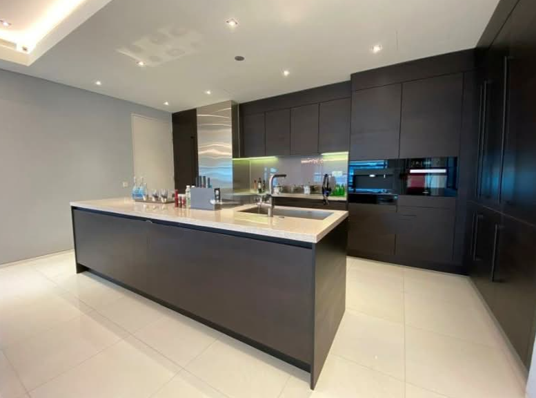 3 bedrooms — 3