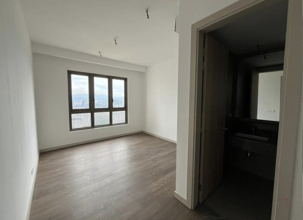 3 bedrooms — 4
