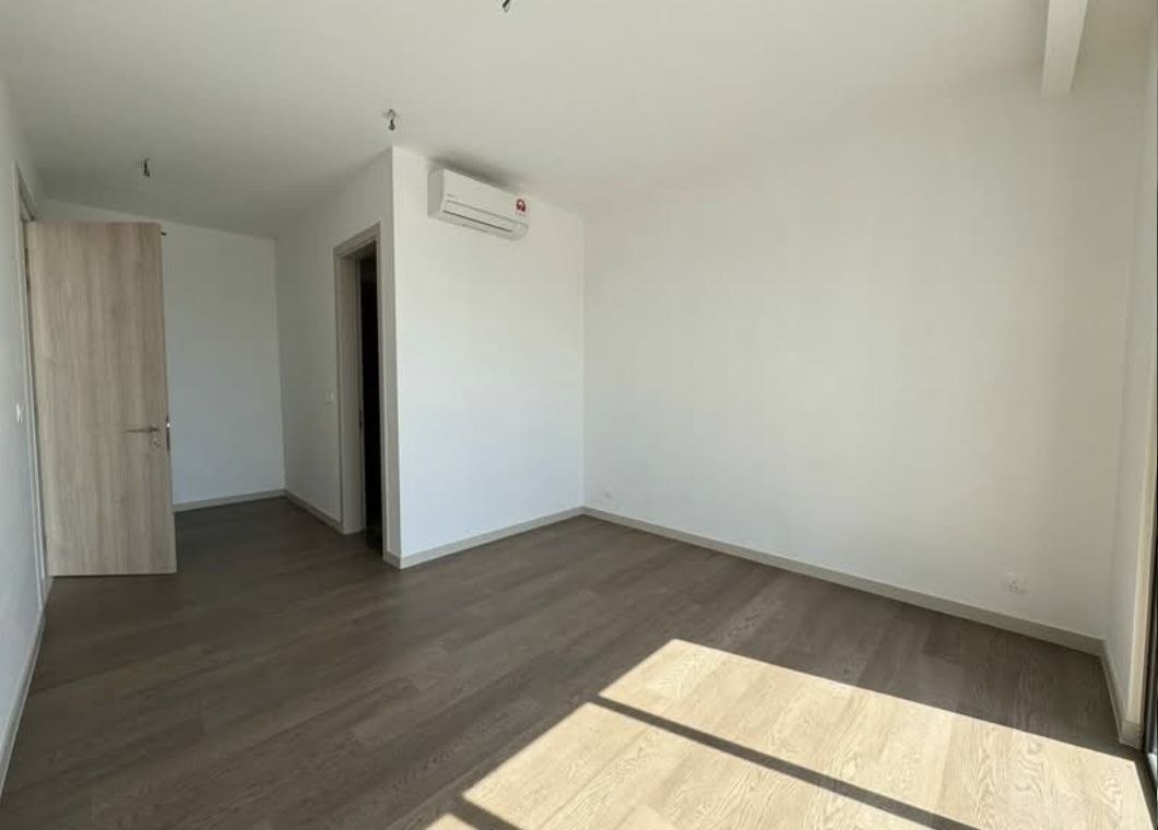 3 bedrooms — 3