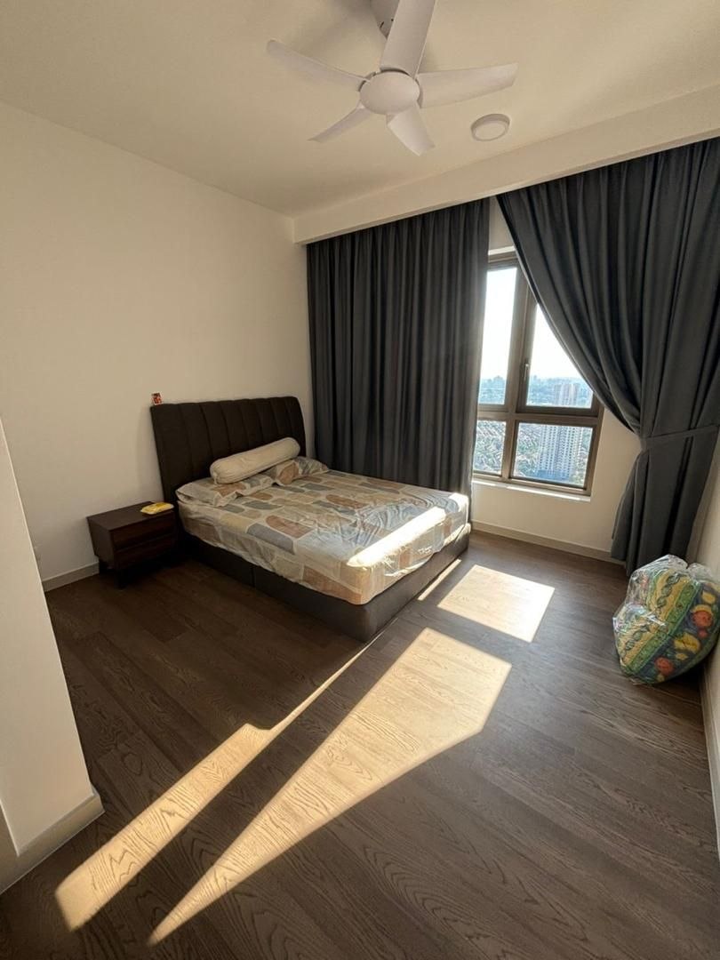 2 bedrooms — 4